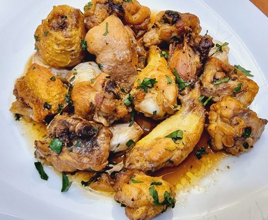 Pollo al ajillo